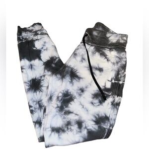 Lululemon women’s tie dye jogger